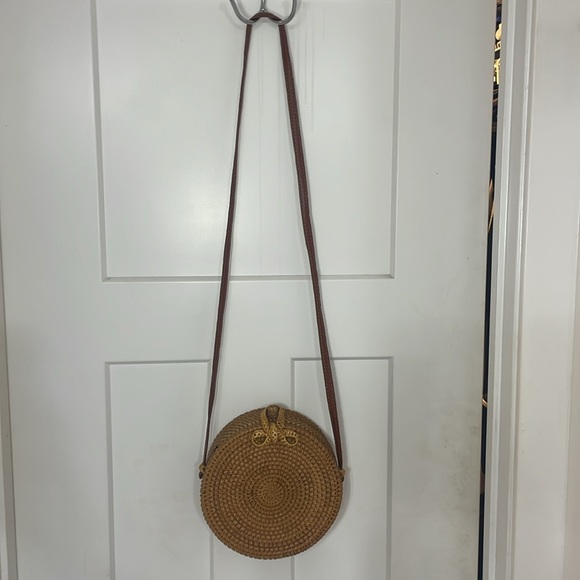 Vintage circular wicker purse - Picture 2 of 4